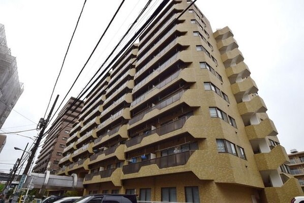 ツイン・コートの物件外観写真